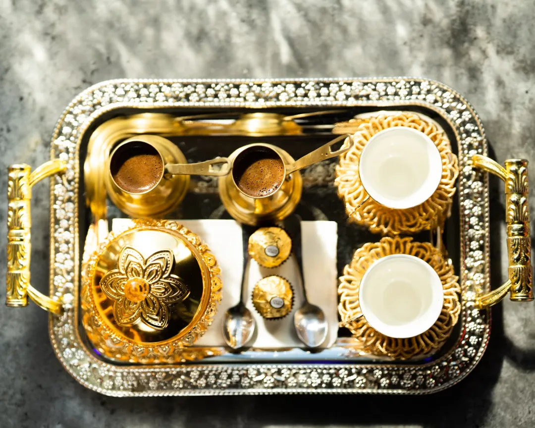 TABLEWARE & DINING